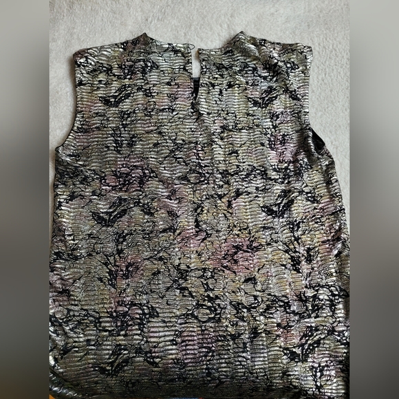 Size M - black and silver dressy top - Picture 3 of 3